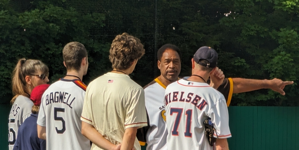 Dave Winfield giving instruction to participants in the Turn Two fundraiser