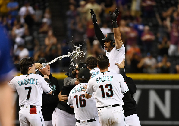 Giants come through in the pinch, beat Rangers 3-1