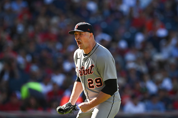 The Tigers defeat the Guardians 2-1 to take a 1-0 lead in the AL Wild Card Round. The Tigers took advantage of Guardians errors to win.