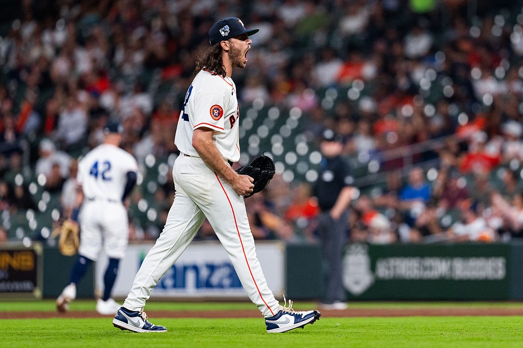 Spencer Arrighetti delivered 7 1/3 scoreless innings as Isaac Paredes homered in the Houston Astros victory over the Texas Rangers.