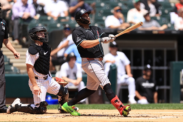 The Arizona Diamondbacks reportedly made a trade with the Mariners to send Josh Naylor to Seattle for prospects Brandyn Garcia & Ashton Izzi.