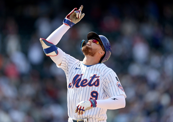 New York Mets outfielder Brandon Nimmo hits a walk off to help his team take down the Philadelphia Phillies 6-5.