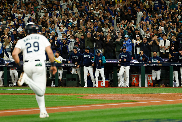Cal Raleigh scores the go-ahead run for the Mariners in Game Two of the 2025 ALDS against the Tigers