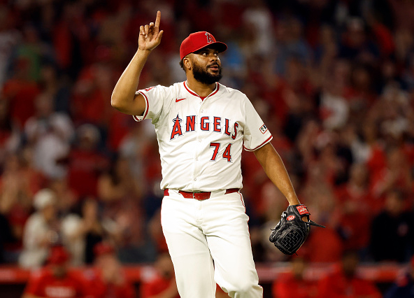 Kenley Jansen celebrating a win