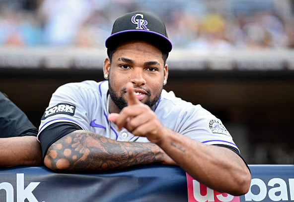 The New York Yankees change up their roster 16 days before spring training gets underway, claiming outfielder Yanquiel Fernandez off waivers.