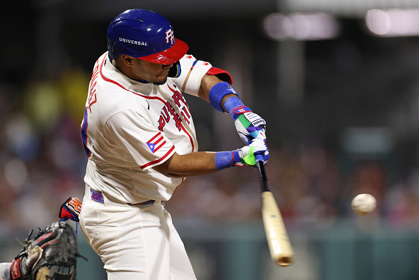 Darell Hernaiz hitting a walk-off home run against Panama