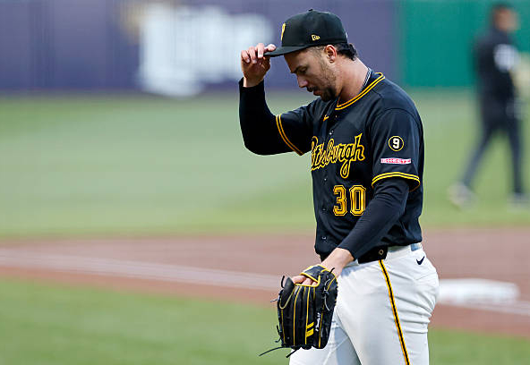 Skenes Wins in First Career Game Against Padres