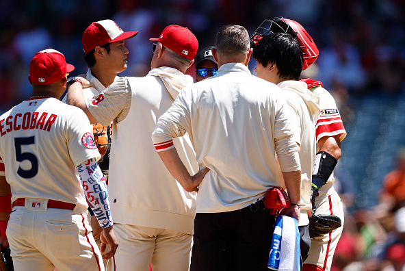 Shohei Ohtani leaving the game after what turned out to be a torn UCL.